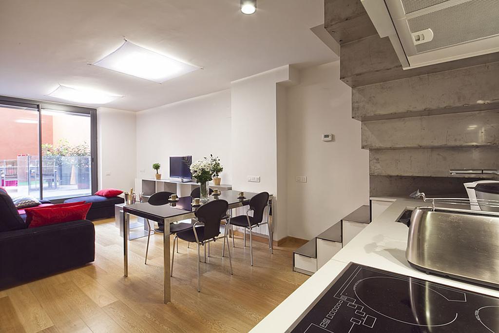 Apartment Barcelona Rentals - Pool Terrace In City Center Kültér fotó
