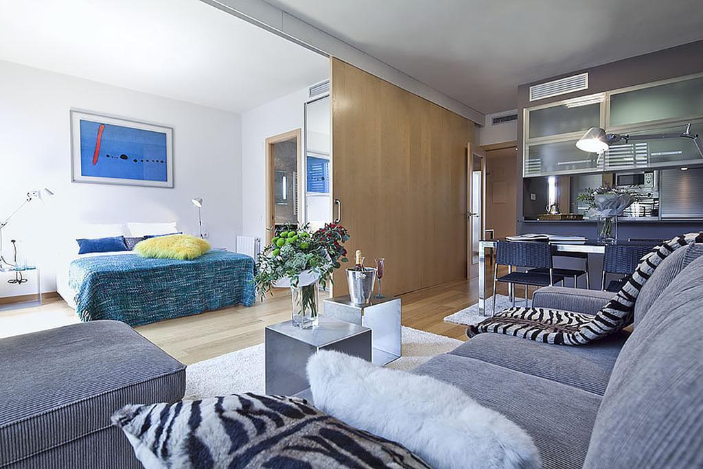 Apartment Barcelona Rentals - Pool Terrace In City Center Kültér fotó